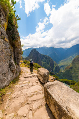 backpacker-machu-picchu-inca-trail-hiking-trip